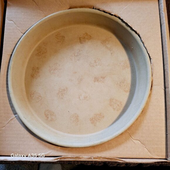 The Pampered Chef Family Heritage Retied Deep Dish Baker Stoneware USA 1390 With - Picture 1 of 7